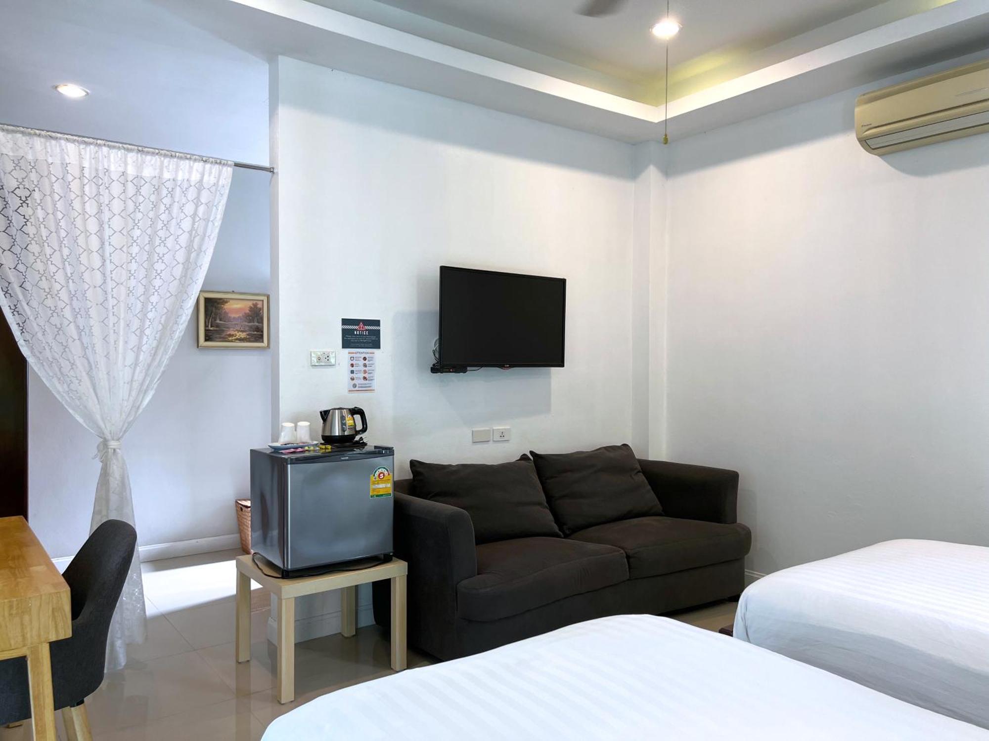The Snug Airportel - Phuket Airport Nai Yang Beach Rum bild