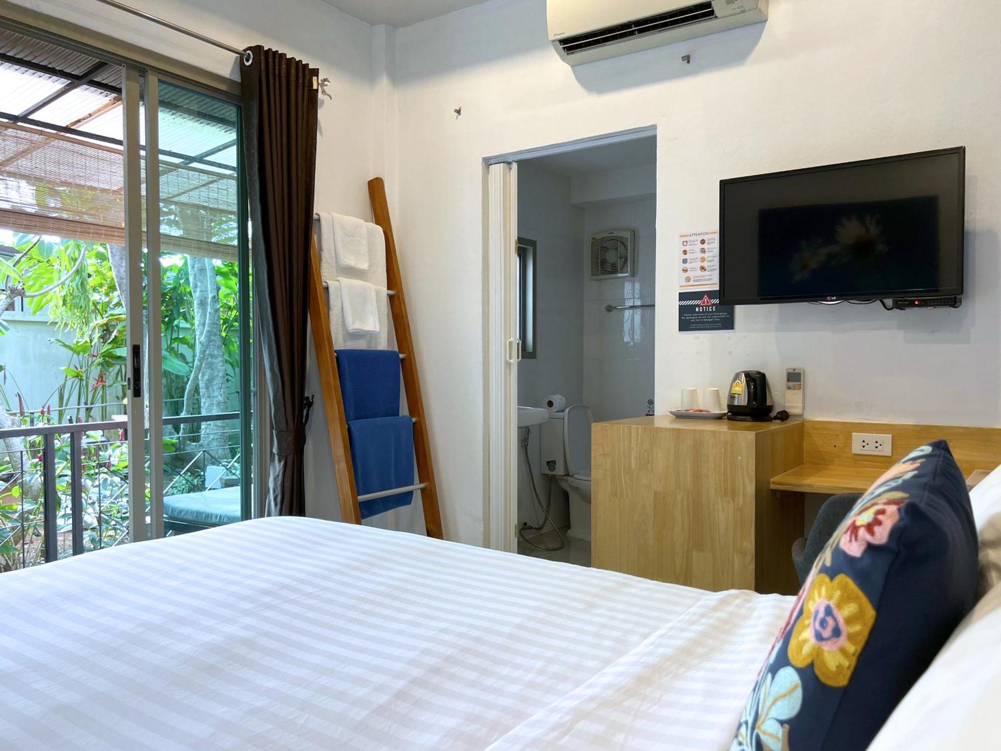 The Snug Airportel - Phuket Airport Nai Yang Beach Rum bild